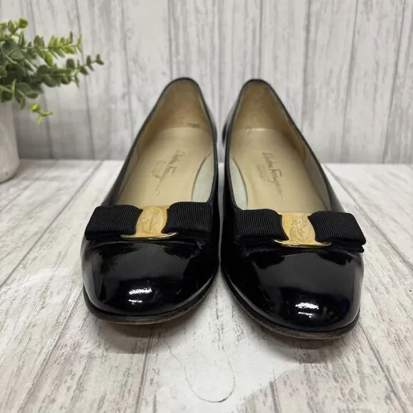 Womens Size 11 Salvatore Ferragamo Vara Black Patent Leather - Picture 2 of 7